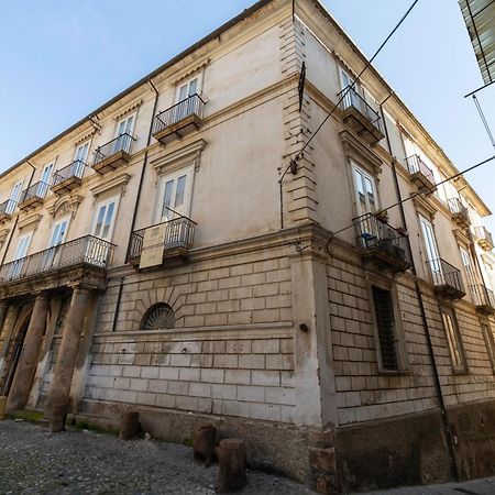 Dimora Storica Giostra Vecchia - Palazzo Grisolia 1809 Cosenza Exterior foto