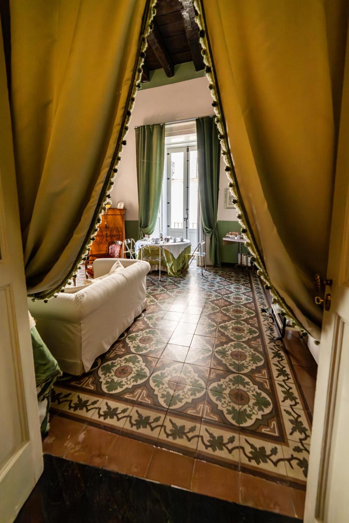 Dimora Storica Giostra Vecchia - Palazzo Grisolia 1809 Cosenza Exterior foto